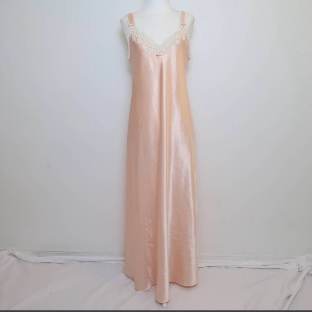 Oscar de la Renta Blush Satin Chemise